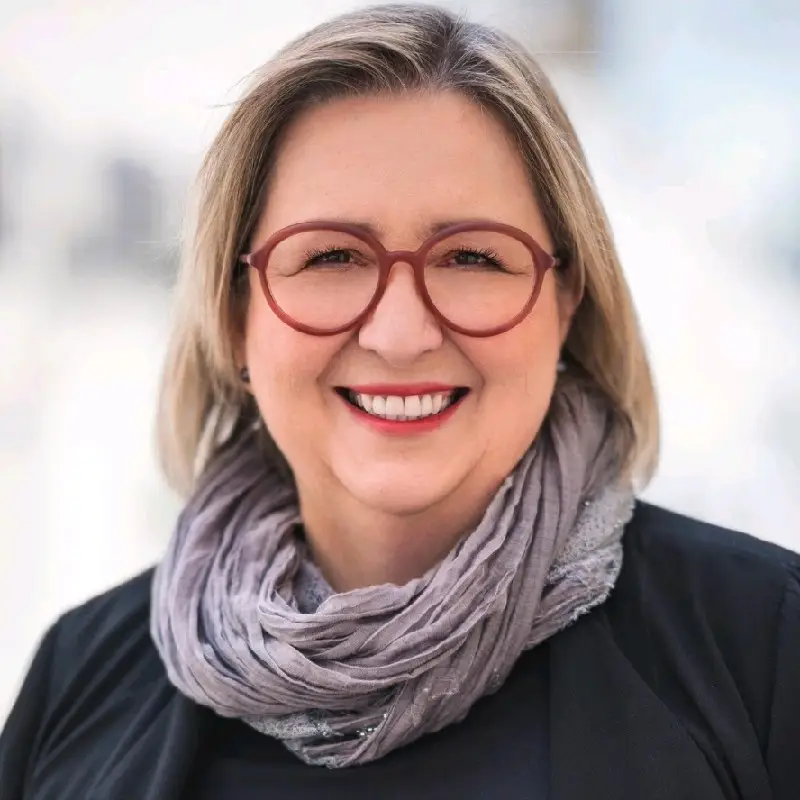 Rahel Anne Bailie headshot